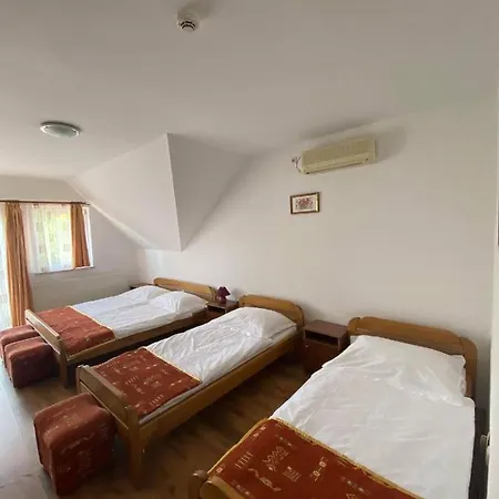 Naphaz Panzio 3*