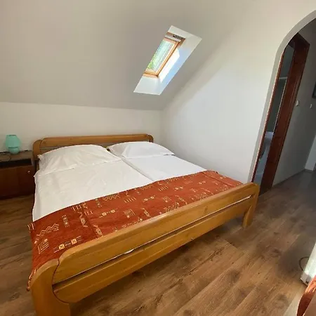 B&B Naphaz Panzio