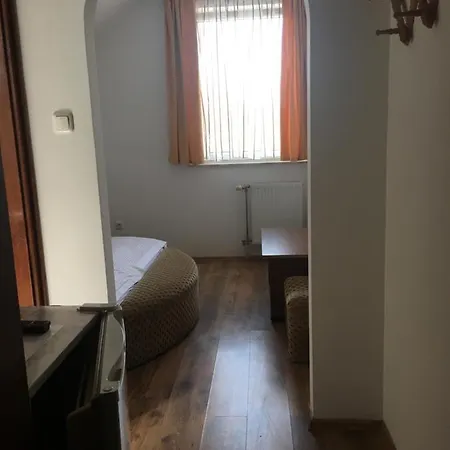 Naphaz Panzio 住宿加早餐酒店