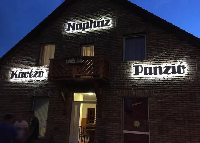 Bed & Breakfast Naphaz Panzio 3*