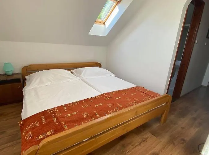 Bed & Breakfast Naphaz Panzio